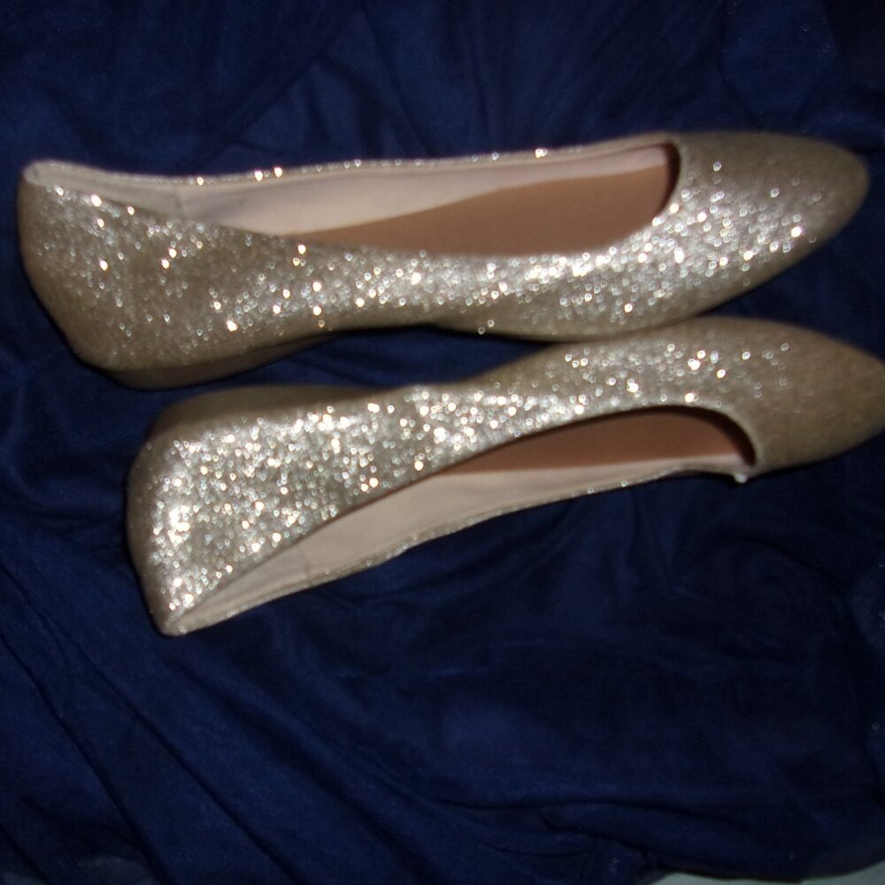 AEO gold 7 womens size 7 1/2 7.5 71/2 slide on casual dress wear shoes flats